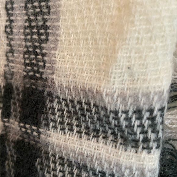 Blanket Scarf - Picture 3 of 3